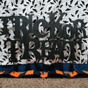 Halloween Metal Trick or Treat Table Decor